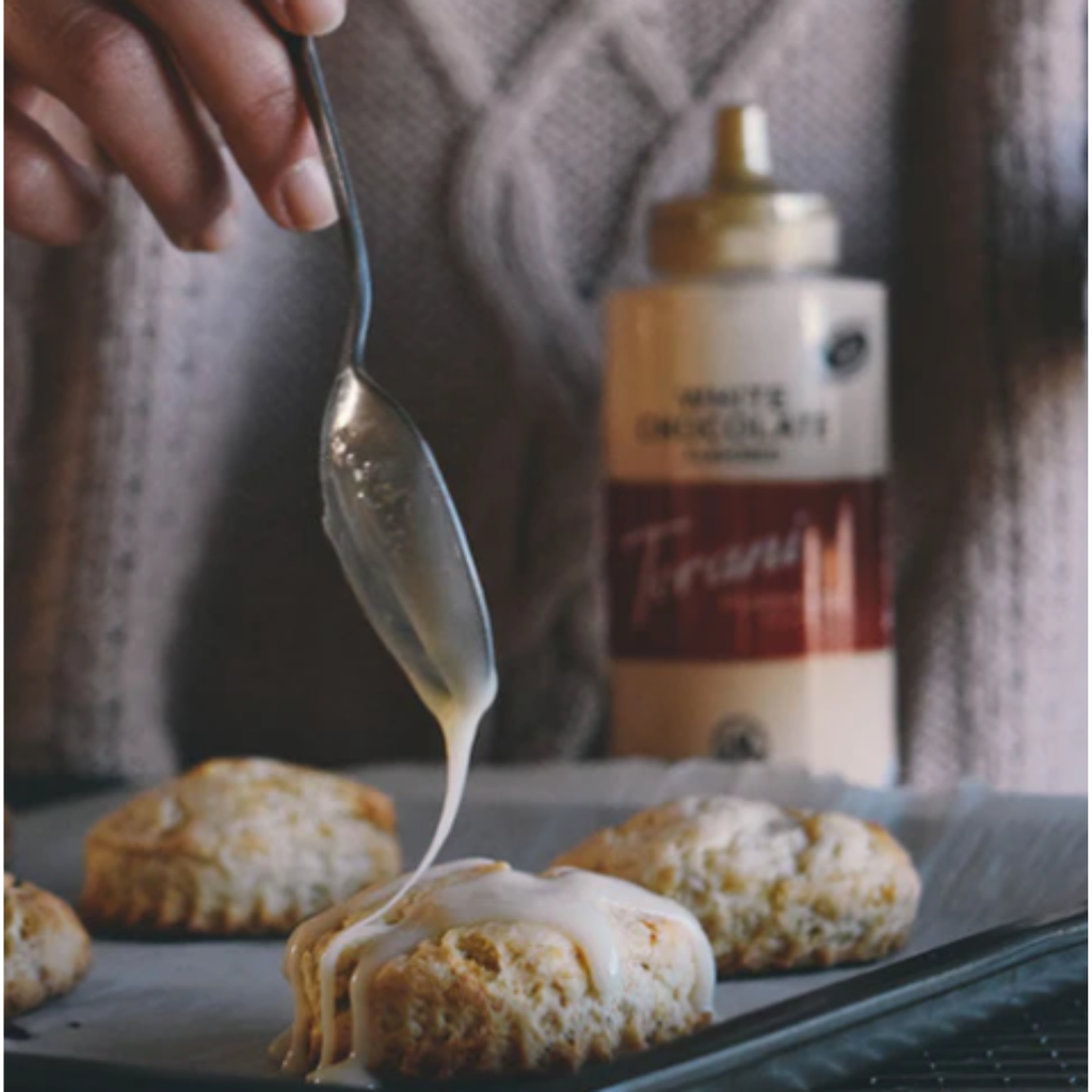 WHITE CHOCOLATE SAUCE SQUEZZE TORANI BOTTLE 16.5 OZ